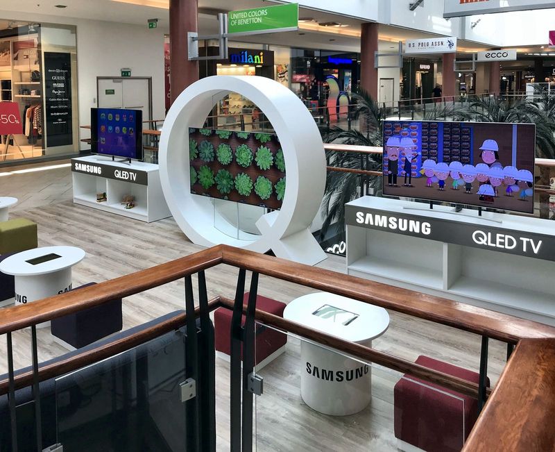 Samsung QLED zona tirdzniecības centrā