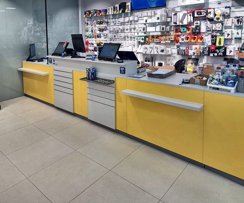 RD Electronics — dzeltena kases lete